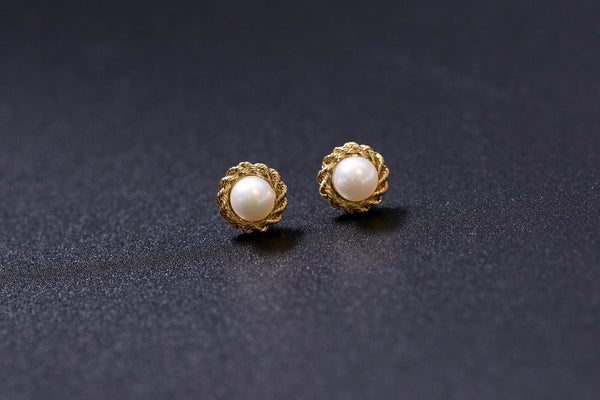 Earrings: The Art of Timeless Elegance