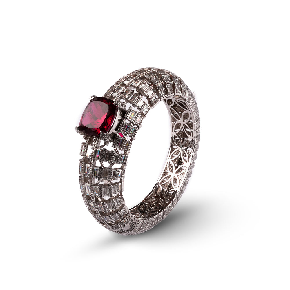 Fleuron Garnet Bracelet