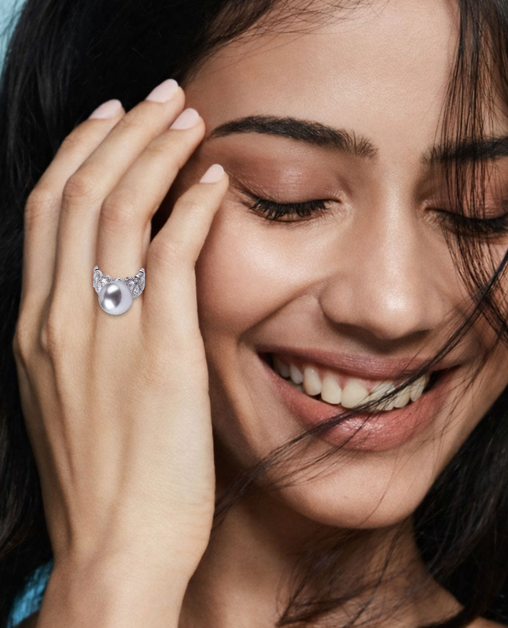 Minerva Ring in Pearl